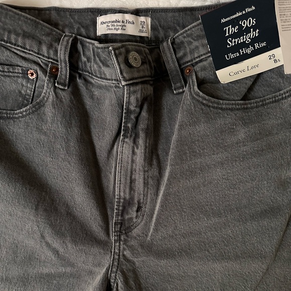 New Abercrombie and Fitch Women Jeans - Picture 2 of 4